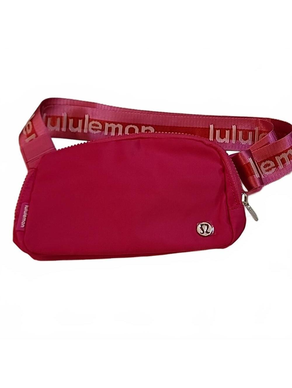 Lululemon Everywhere Belt Bag